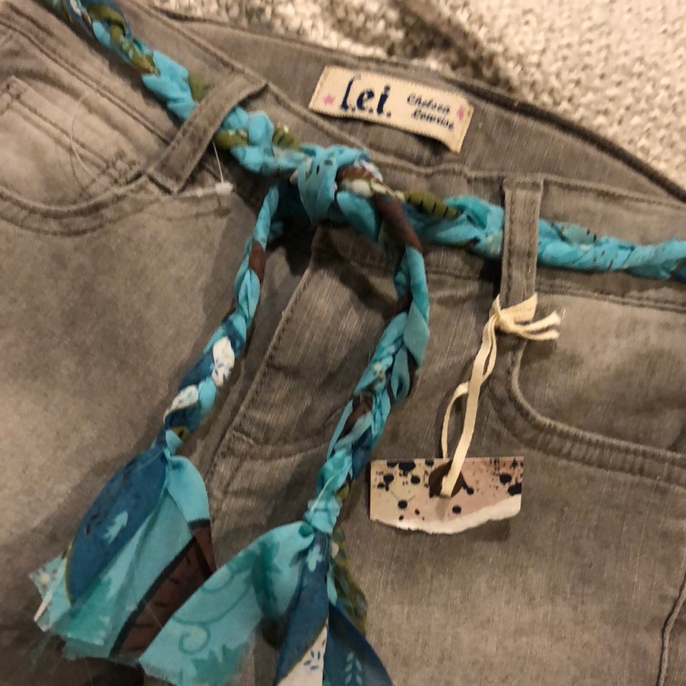 L.e.i. Chelsea Girls Lowrise Jeans - Picture 2 of 4